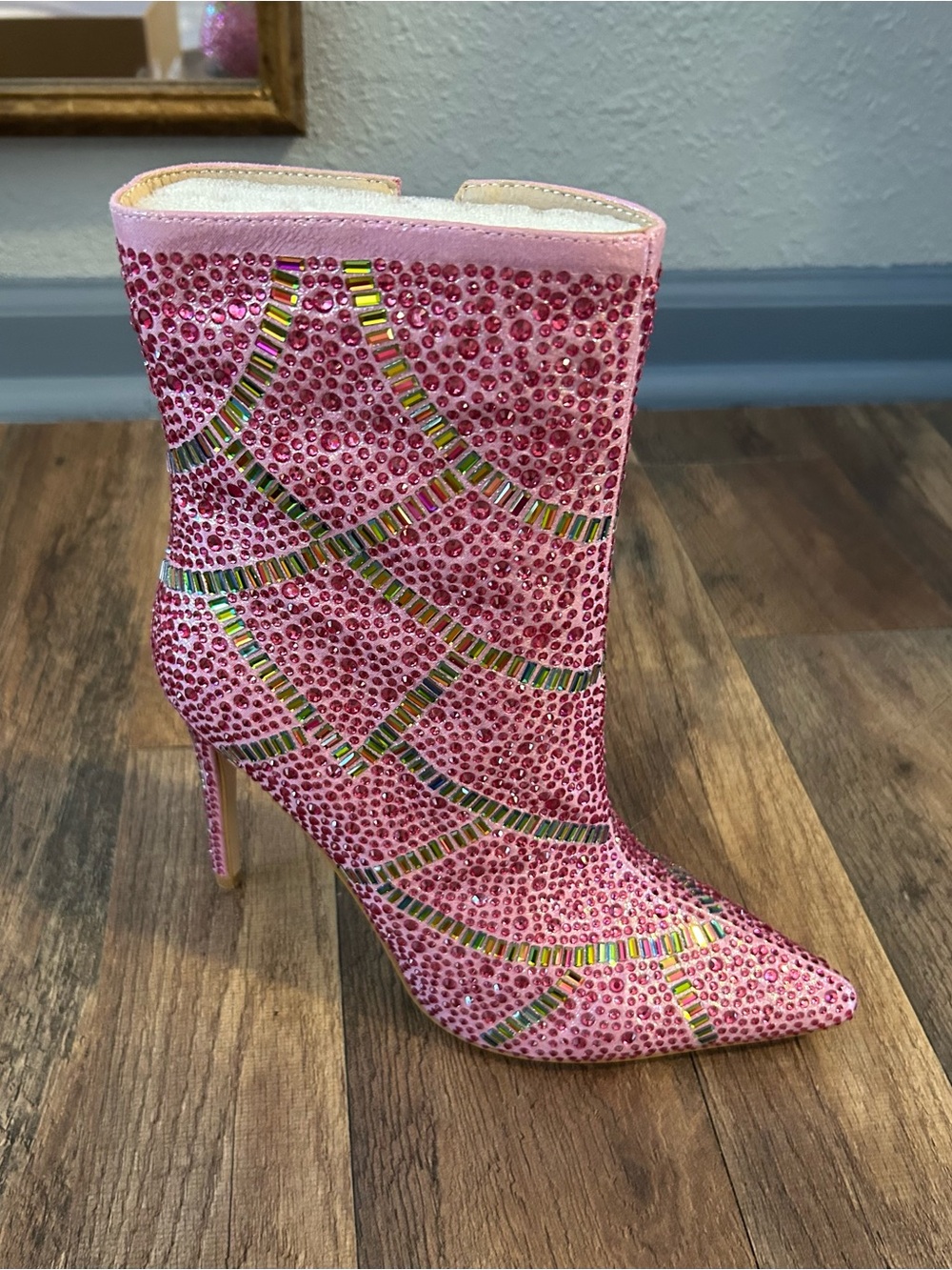 Omine Pink Bejeweled Stiletto Heeled Boots Size 9